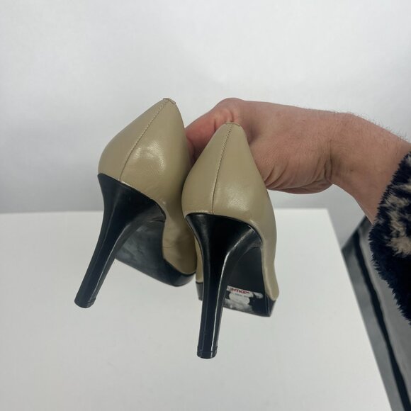 TAHARI "Laura" Two-Tone Leather Pump Heels Women's Size 8.5 - Picture 5 of 9